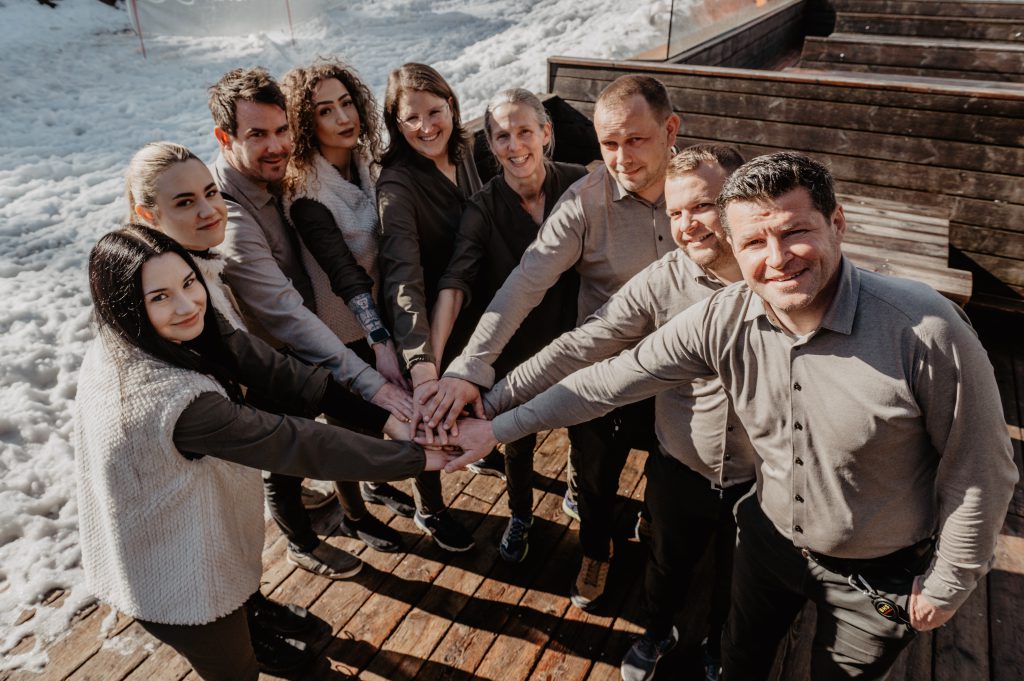 Die Almbutler - Ihr Deantnerin Team